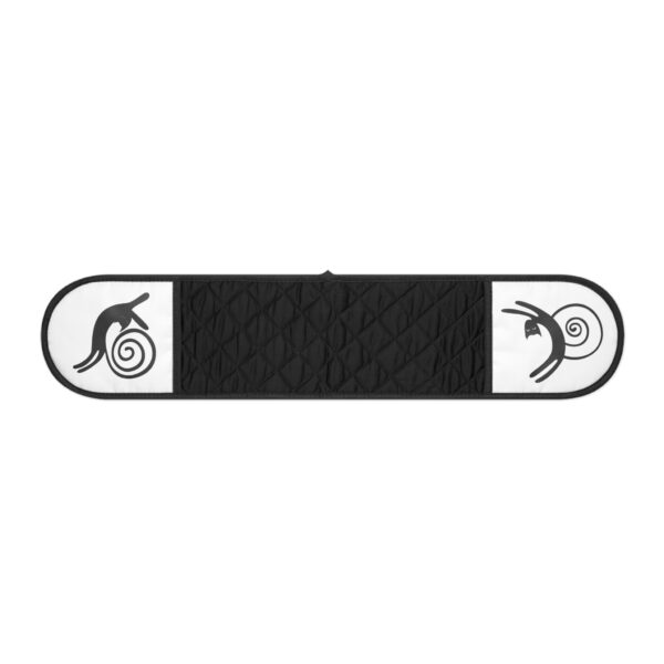 A black and white picture of a skateboard.